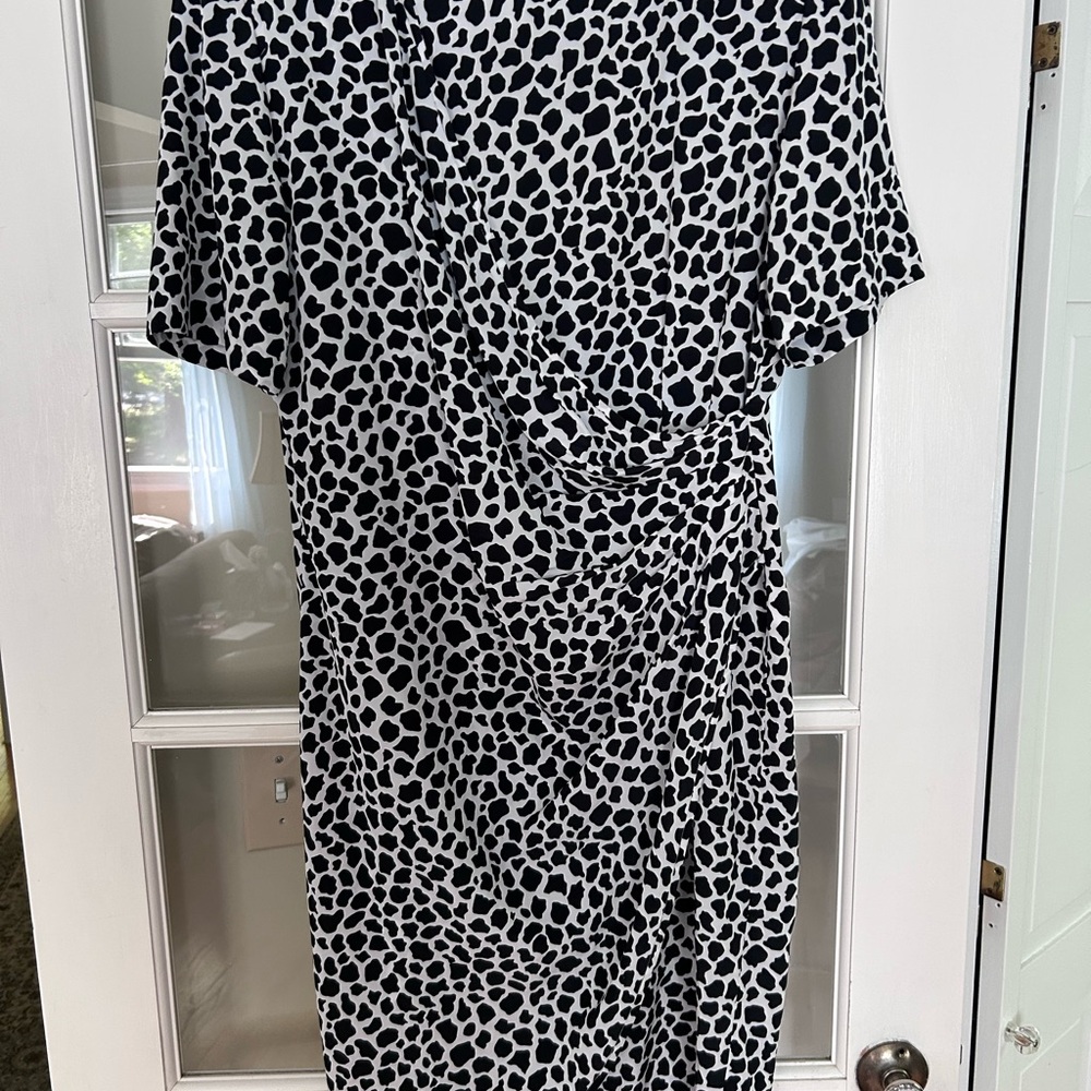 Liz Claiborne Black and White Ruched Sheath Dress